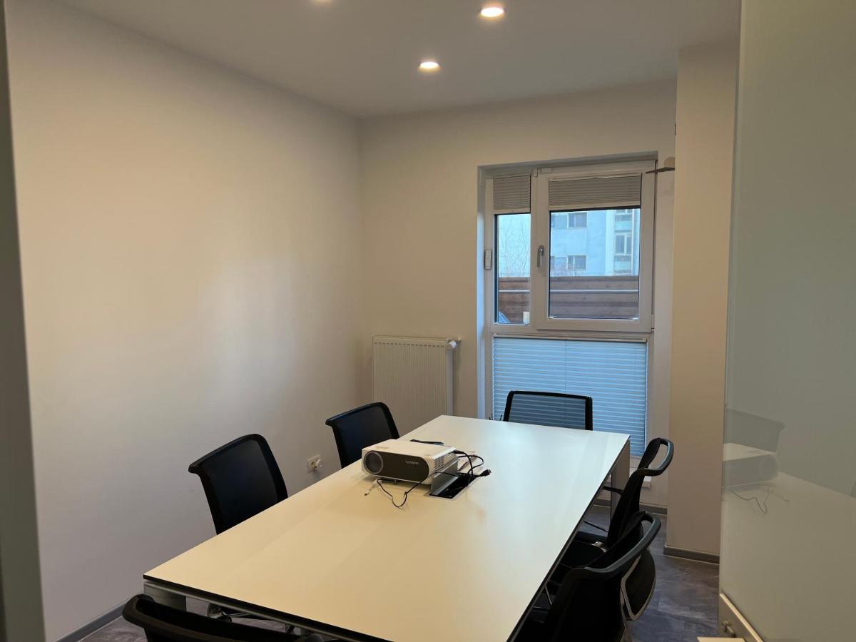 Fancy Penthouse Studio With Lakeview W10 บูคาเรสต์ ภายนอก รูปภาพ
