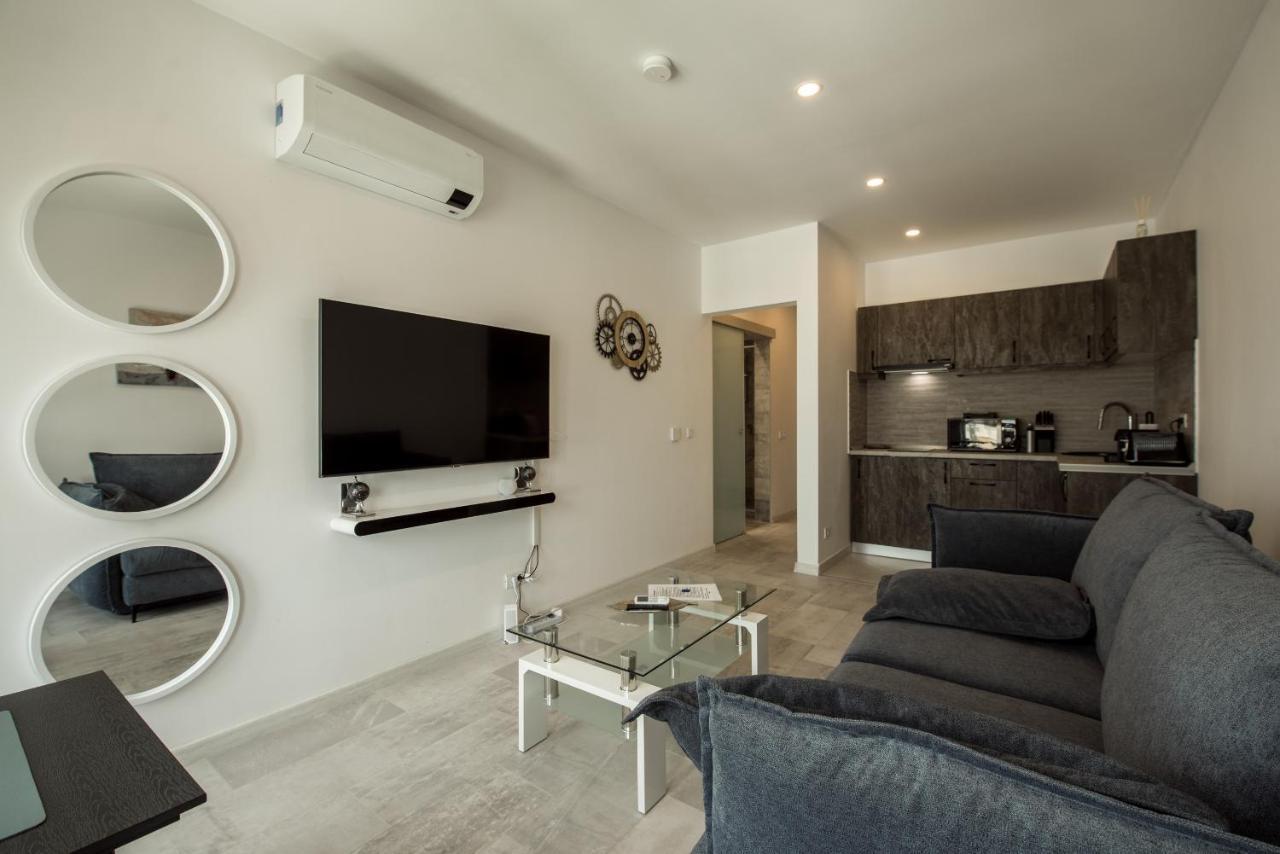 Fancy Penthouse Studio With Lakeview W10 บูคาเรสต์ ภายนอก รูปภาพ