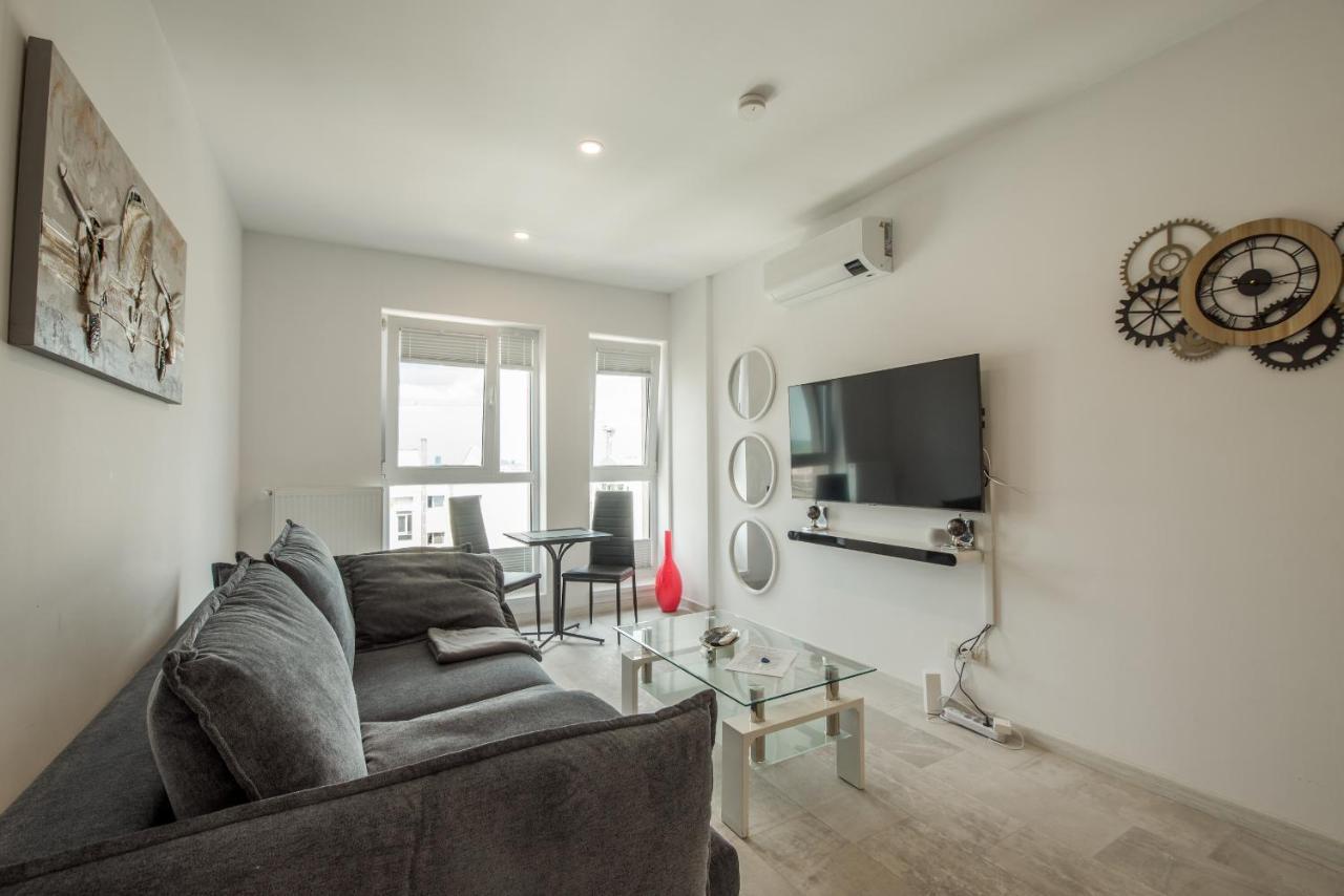 Fancy Penthouse Studio With Lakeview W10 บูคาเรสต์ ภายนอก รูปภาพ